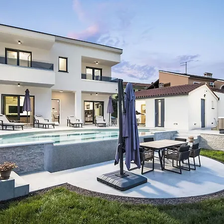 Апартаменты Cascada By Interhome